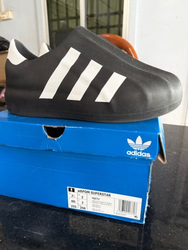 Adidas  original size 41 adifom superstar 98%