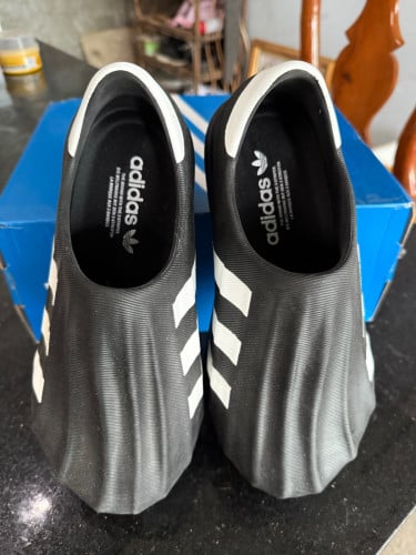 Adidas  original size 41 adifom superstar 98%