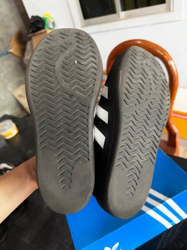 Adidas  original size 41 adifom superstar 98%