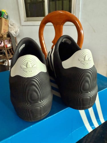 Adidas  original size 41 adifom superstar 98%