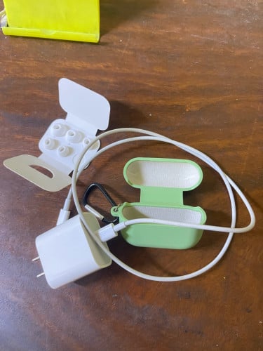 Airpod pro 2 used free ដុំសាកIphone