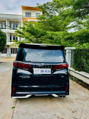 Alphard 016 up 2025 ( ឡានប្រេីគ្រួសារផ្ទាល់ )