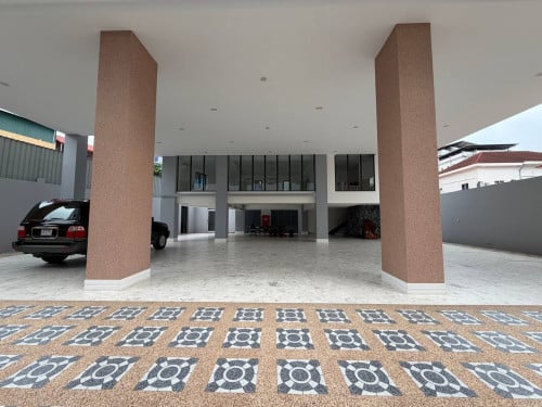 Apartment Building for Sale in Phsar Daeum Thkov Area
