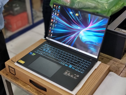 Asus F16 K3607VH , Core7-240H DDR5 16G M2 1TB RTX5050 8G FHD+ 16" 144Hz New99.99%=899$