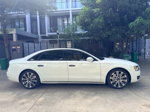 AUDI A8L តួវែង2013 V6សាំង ដំបូលបើក 2តង់ កៅអីម៉ាស្សា Full option VIP
