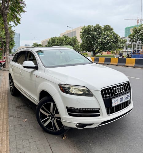 Audi Q7 011 ម៉ាស៊ូត នៅថ្មីខ្លាំងសុំណុំសុីន ក្នុងលឿង✅