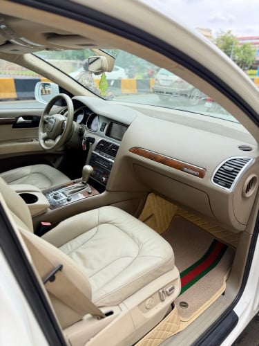 Audi Q7 011 ម៉ាស៊ូត នៅថ្មីខ្លាំងសុំណុំសុីន ក្នុងលឿង✅