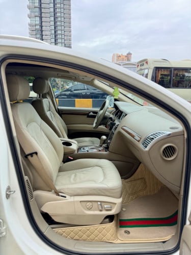 Audi Q7 011 ម៉ាស៊ូត នៅថ្មីខ្លាំងសុំណុំសុីន ក្នុងលឿង✅