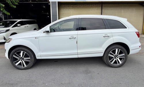 Audi Q7 011 ម៉ាស៊ូត នៅថ្មីខ្លាំងសុំណុំសុីន ក្នុងលឿង✅