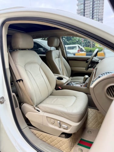 Audi Q7 011 ម៉ាស៊ូត នៅថ្មីខ្លាំងសុំណុំសុីន ក្នុងលឿង✅