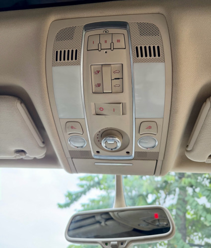 Audi Q7 011 ម៉ាស៊ូត នៅថ្មីខ្លាំងសុំណុំសុីន ក្នុងលឿង✅