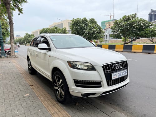 Audi Q7 011 ម៉ាស៊ូត នៅថ្មីខ្លាំងសុំណុំសុីន ក្នុងលឿង✅