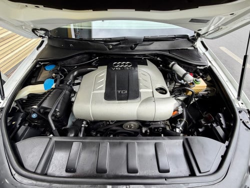 Audi Q7 011 ម៉ាស៊ូត នៅថ្មីខ្លាំងសុំណុំសុីន ក្នុងលឿង✅