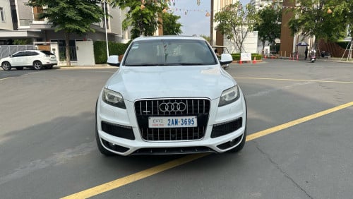 Audi Q7ឆ្នាំ 2013 Full optionម៉ាស៊ូត ដំបូលបើក កៅអីបីជួរ លក់ 14700$ចចារ ចង់បង់រំលោះក៏បាន