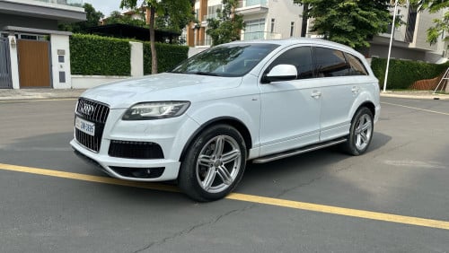 Audi Q7ឆ្នាំ 2013 Full optionម៉ាស៊ូត ដំបូលបើក កៅអីបីជួរ លក់ 14700$ចចារ ចង់បង់រំលោះក៏បាន