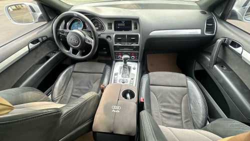 Audi Q7ឆ្នាំ 2013 Full optionម៉ាស៊ូត ដំបូលបើក កៅអីបីជួរ លក់ 14700$ចចារ ចង់បង់រំលោះក៏បាន