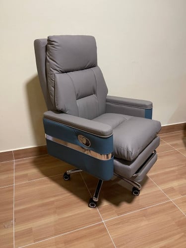 Boss premium chair