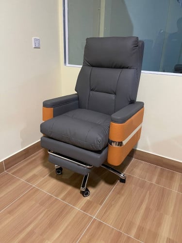 Boss premium chair