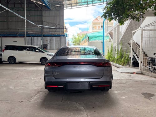 BYD QIN L