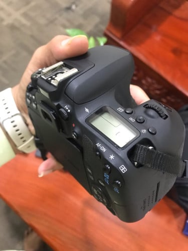 Canon 77D Full Set  នៅស្អាត ត្រូវការលុយបន្ទាន់