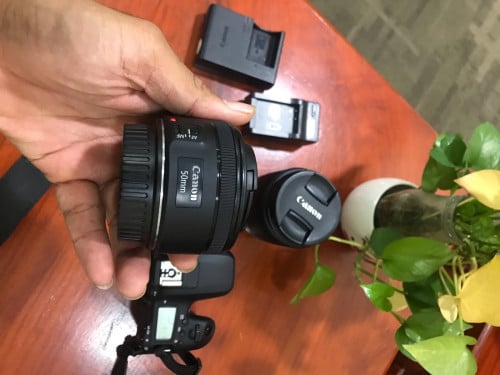 Canon 77D Full Set  នៅស្អាត ត្រូវការលុយបន្ទាន់