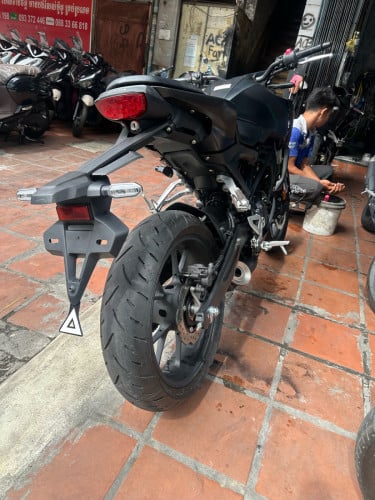 CB125