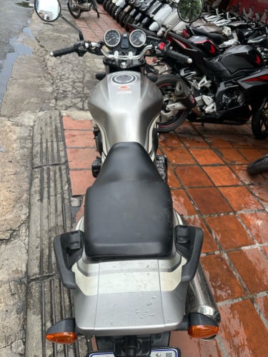 CB400