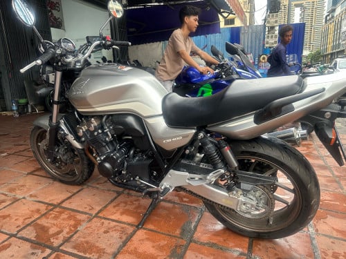 CB400