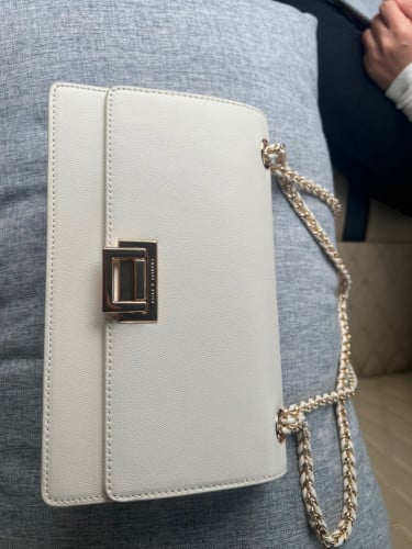 Charles & Keith