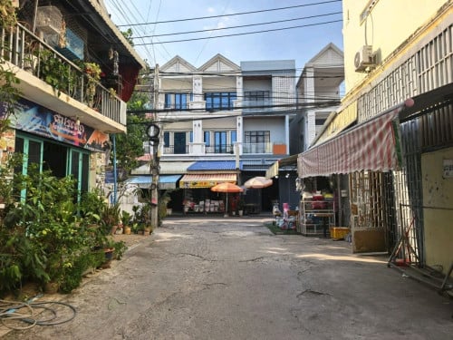 Code #F027🏠 ផ្ទះជួល ជិតផ្សារឈូកមាស+ តម្លៃជួល : $230 (ចរចារ)+ ទំហំ : 4.2m x 8m