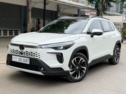 corolla . cross . ឆ្នាំ 2024 - full . ទឹក​ថ្នាំ​ សុីនមួយជុំ​