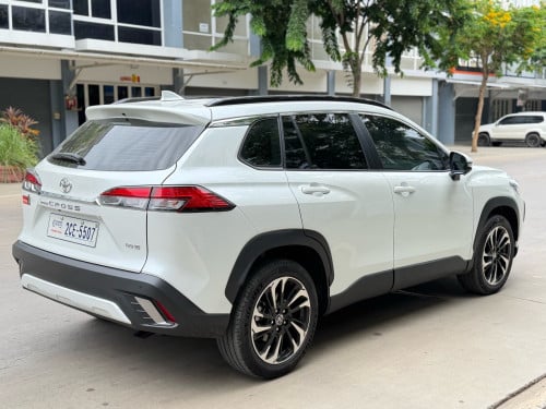corolla . cross . ឆ្នាំ 2024 - full . ទឹក​ថ្នាំ​ សុីនមួយជុំ​