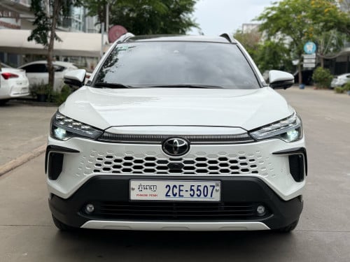 corolla . cross . ឆ្នាំ 2024 - full . ទឹក​ថ្នាំ​ សុីនមួយជុំ​