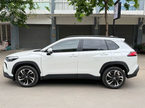 corolla . cross . ឆ្នាំ 2024 - full . ទឹក​ថ្នាំ​ សុីនមួយជុំ​