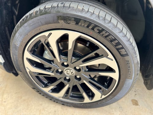 corolla . cross . ឆ្នាំ 2024 - full . ទឹក​ថ្នាំ​ សុីនមួយជុំ​