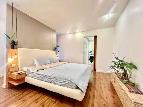 COZY PENTHOUSE 7 BEDROOM FOR RENT!!