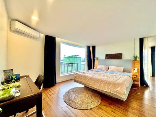 COZY PENTHOUSE 7 BEDROOM FOR RENT!!
