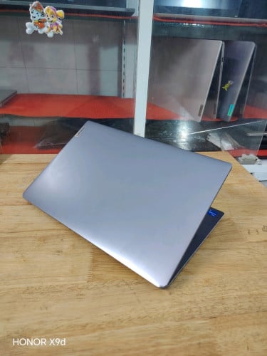 CPU i5(11th) @2.5GHz Ram 16GB M2 512GB Srecn 15.6" FHD Adapter orgnail