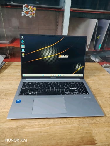CPU i5(13420H) @2.1GHzRam 16GB M2 512GB Srecn 16" FHD Adapter orgnail