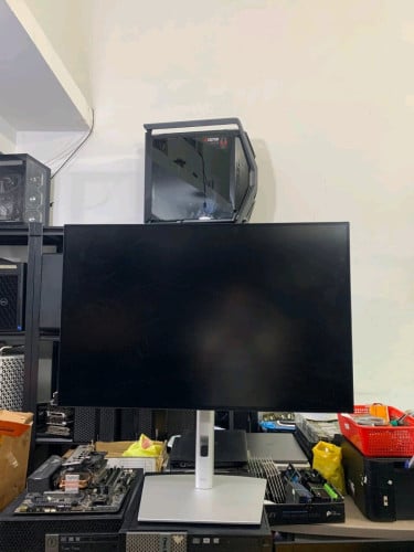Dell UltraSharp 30 USB-C Hub Monitor - U3023EProducts new full box
