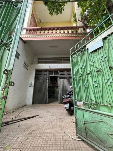 Flat house and ware house for rent in BKK3