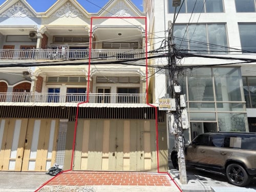 flat house for rent at Tuol Svay Prey 1 $1000/month