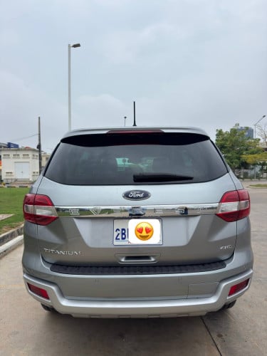 Ford Everest Titanium 2022 មហាថ្មីលក់ តម្លៃពិសេស