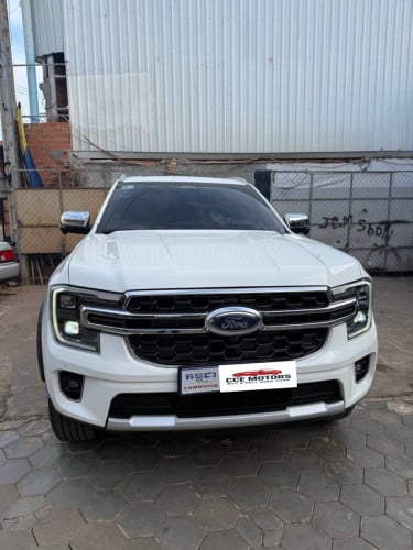 Ford Everest Titanuim 2024