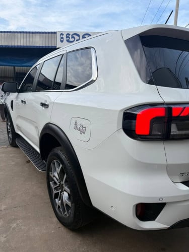 Ford Everest Titanuim 2024