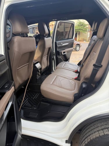 Ford Everest Titanuim 2024