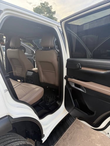 Ford Everest Titanuim 2024
