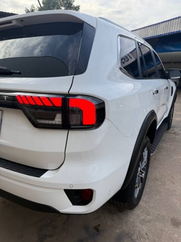 Ford Everest Titanuim 2024