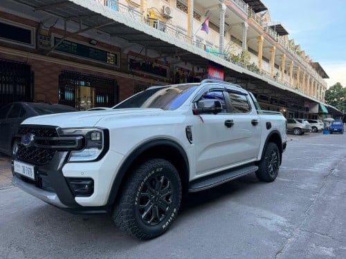 Ford Wildtrak 023 Full គីឡូតិចហ្សុីនមួយជុំ