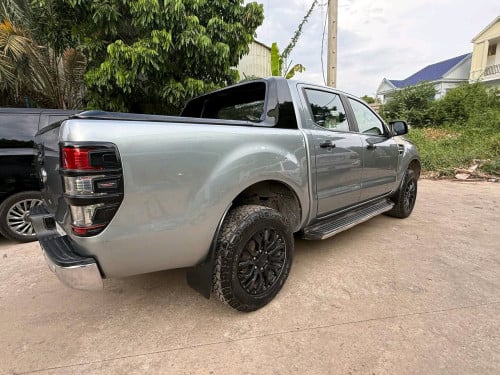 Ford XLT 2017 ឆ្វេងកែ ឡានស្អាត